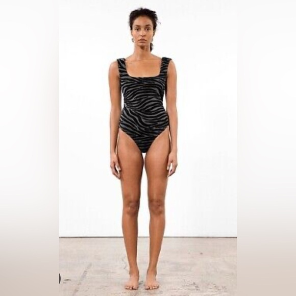 PERSEPHONE one piece swimsuit MARA HOFFMAN - Animal print, full coverage✨✨✨ - Picture 2 of 11